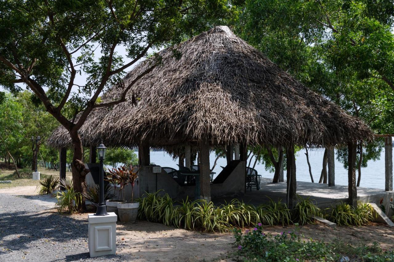 The Alampara Resort - Luxury Boutique Glamping & Water Sports Cheyūr Buitenkant foto
